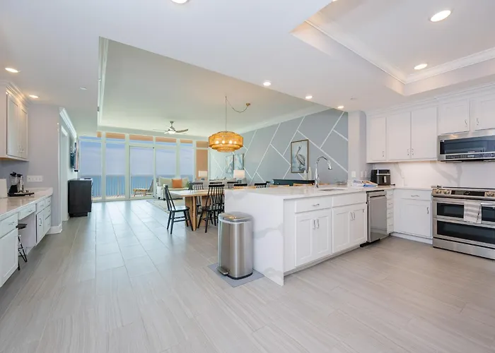 Phoenix Gulf Towers 1803 Apartment